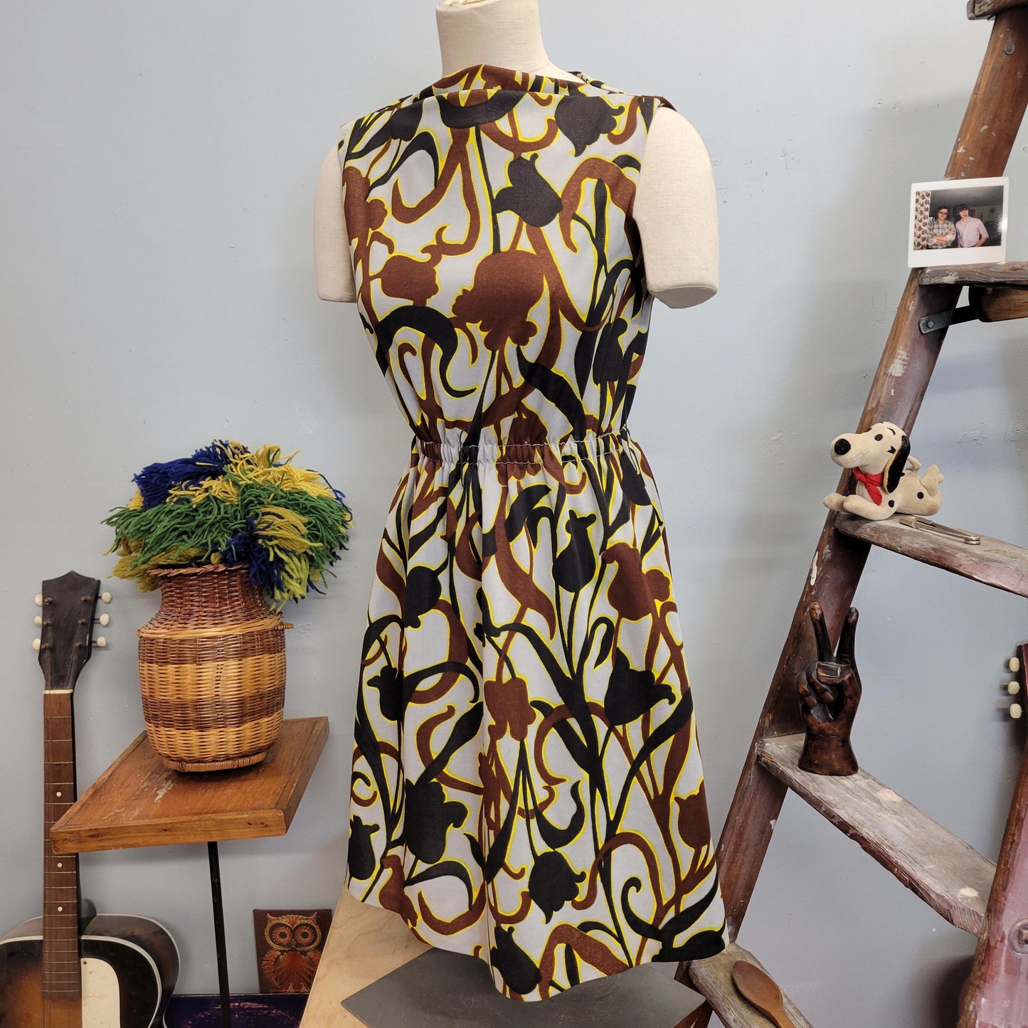 vtg 60s MOD MIDI DRESS // vintage womens medium abstract neutral tones flower pattern autumn earth tones retro go go fall winter shift dress