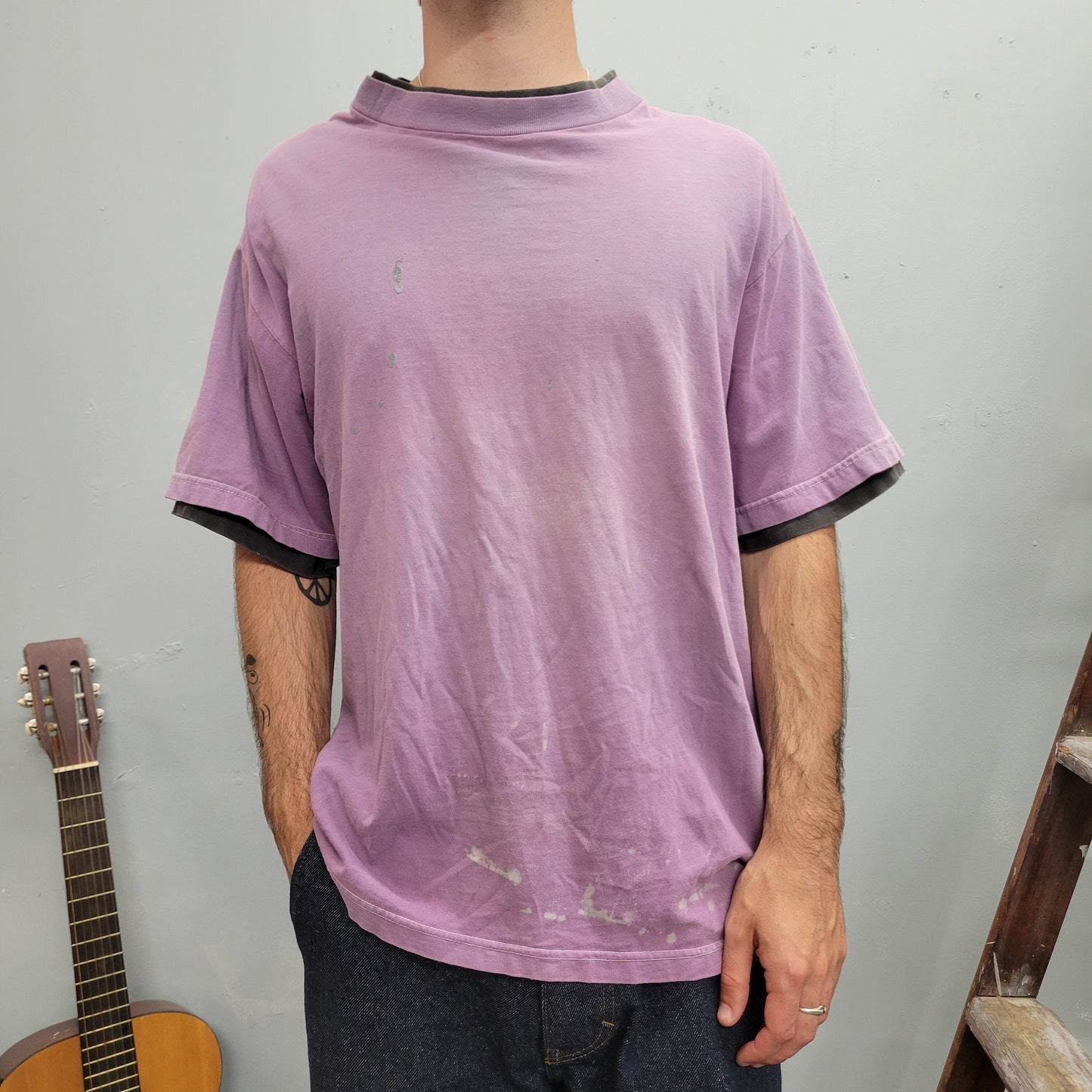 vtg 90s DISTRESSED OVERSIZED TSHIRT // true vintage basics two tone layered ringer lavender grey paint splatter large baggy  skater design