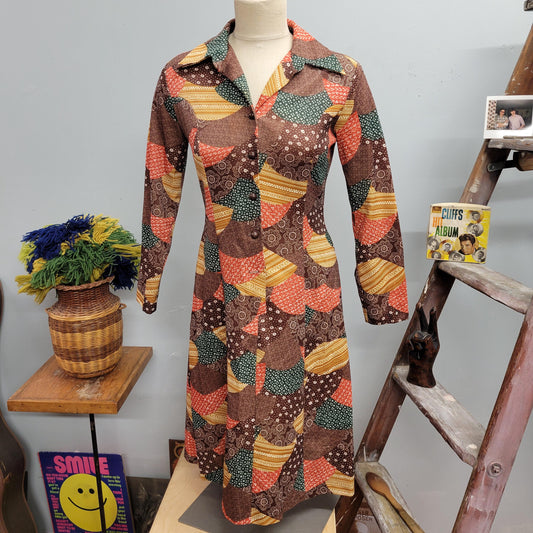 vtg 70s PATCHWORK DRESS // vintage autumn fall fashion sears womens medium floral bandana abstract patterned collared mod hippie brady bunch