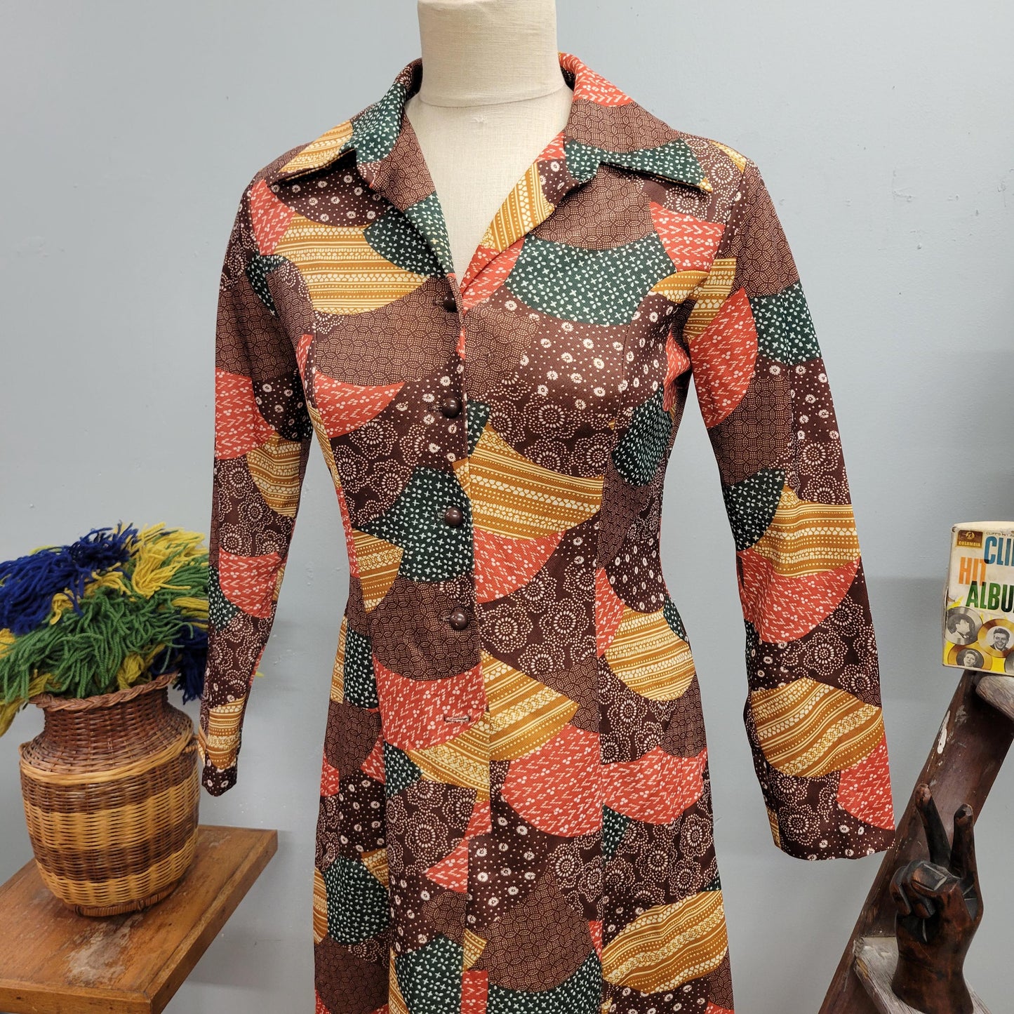 vtg 70s PATCHWORK DRESS // vintage autumn fall fashion sears womens medium floral bandana abstract patterned collared mod hippie brady bunch