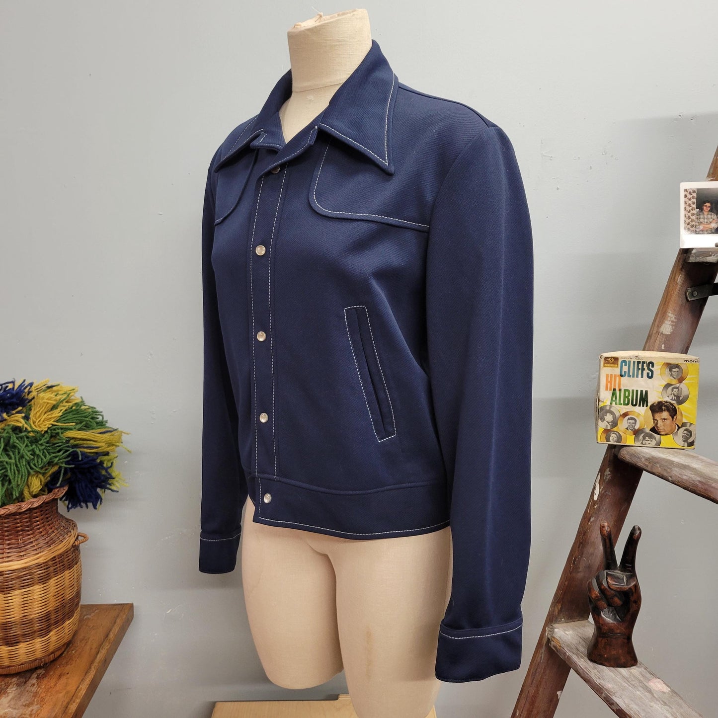 vtg 70s LEISURE SUIT JACKET // vintage leisure mates medium retro navy blue pointy collared hippie mod saturday night fever cropped style