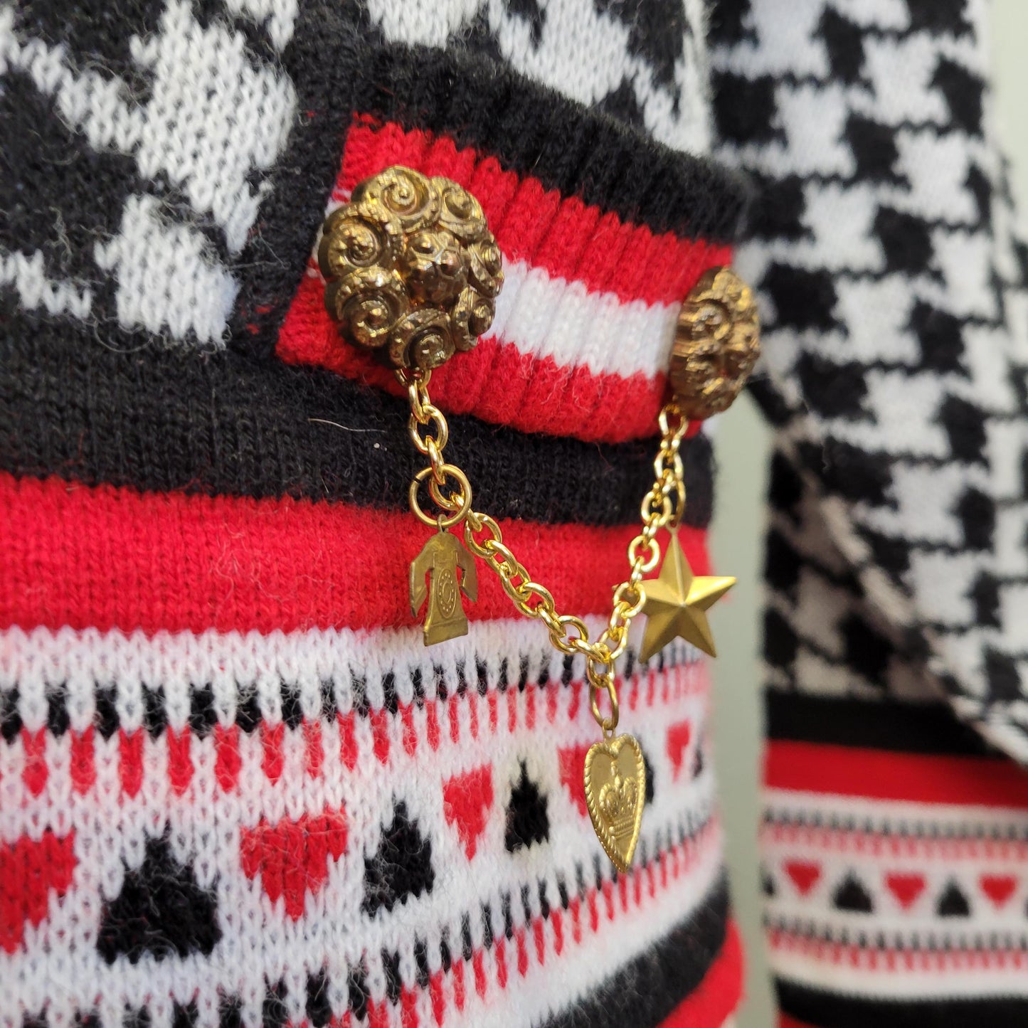 vtg 80s KNIT HOUNDSTOOTH SWEATER // vintage knitwaves small cardigan fran fine gold chain dior style checkered mod two tone cropped sweater