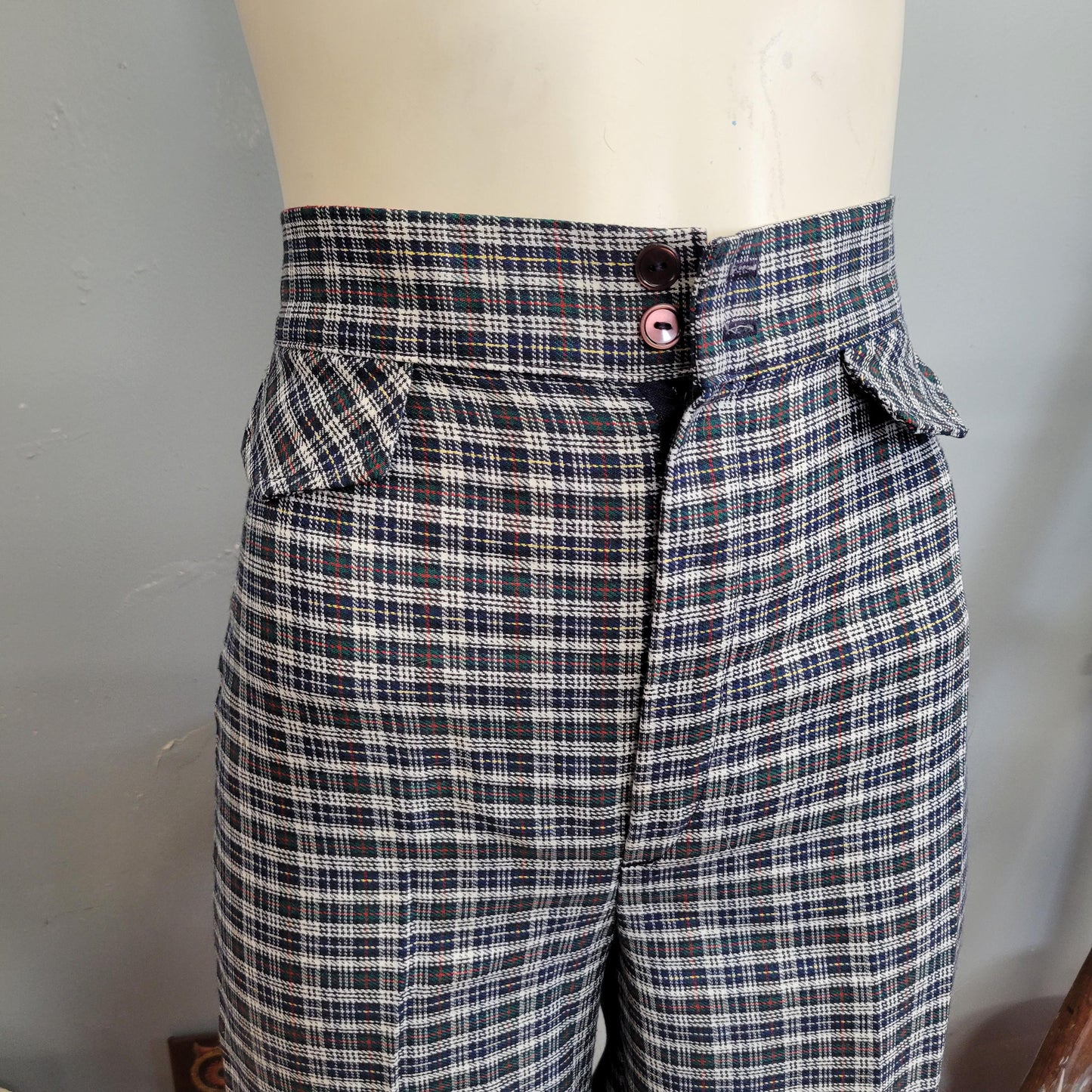 vtg 70s PLAID HIGH WAISTED Pants // vintage womens 25  x 28  "time and place" slacks cute double button flap pockets cropped kick flare boot