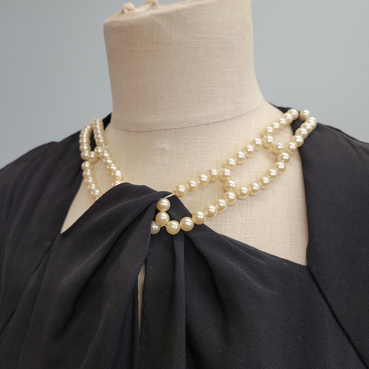 vtg 1940s BLACK PEARL DRESS // vintage mademoiselle juliette rayon art deco pearl necklace collar beautiful asymmetrical unique evening gown