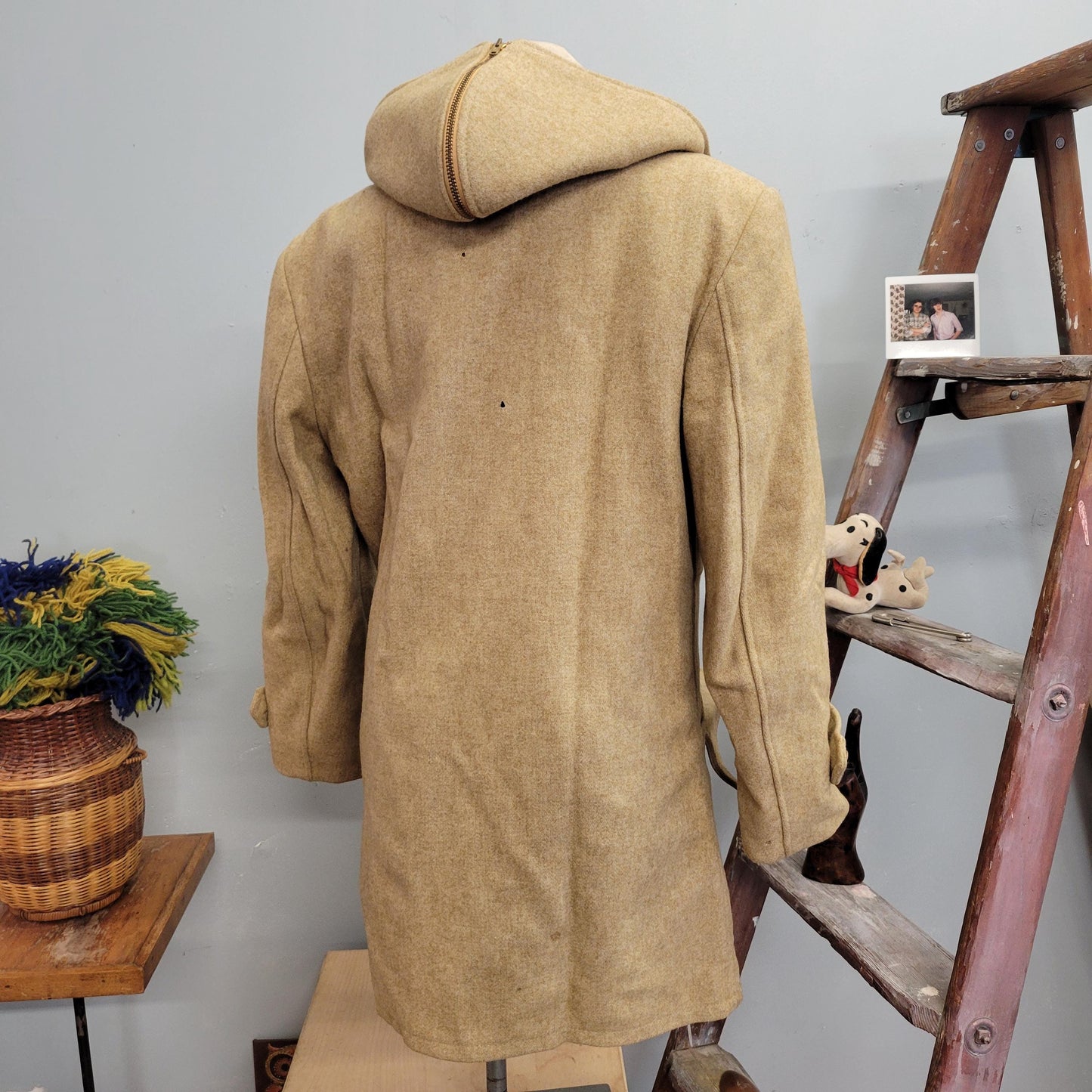 vtg 70s HOODED WOOL COAT // vintage arnies army coat mens 40 arnold palmer plaid lined chin strap structured neutral tones winter preppy