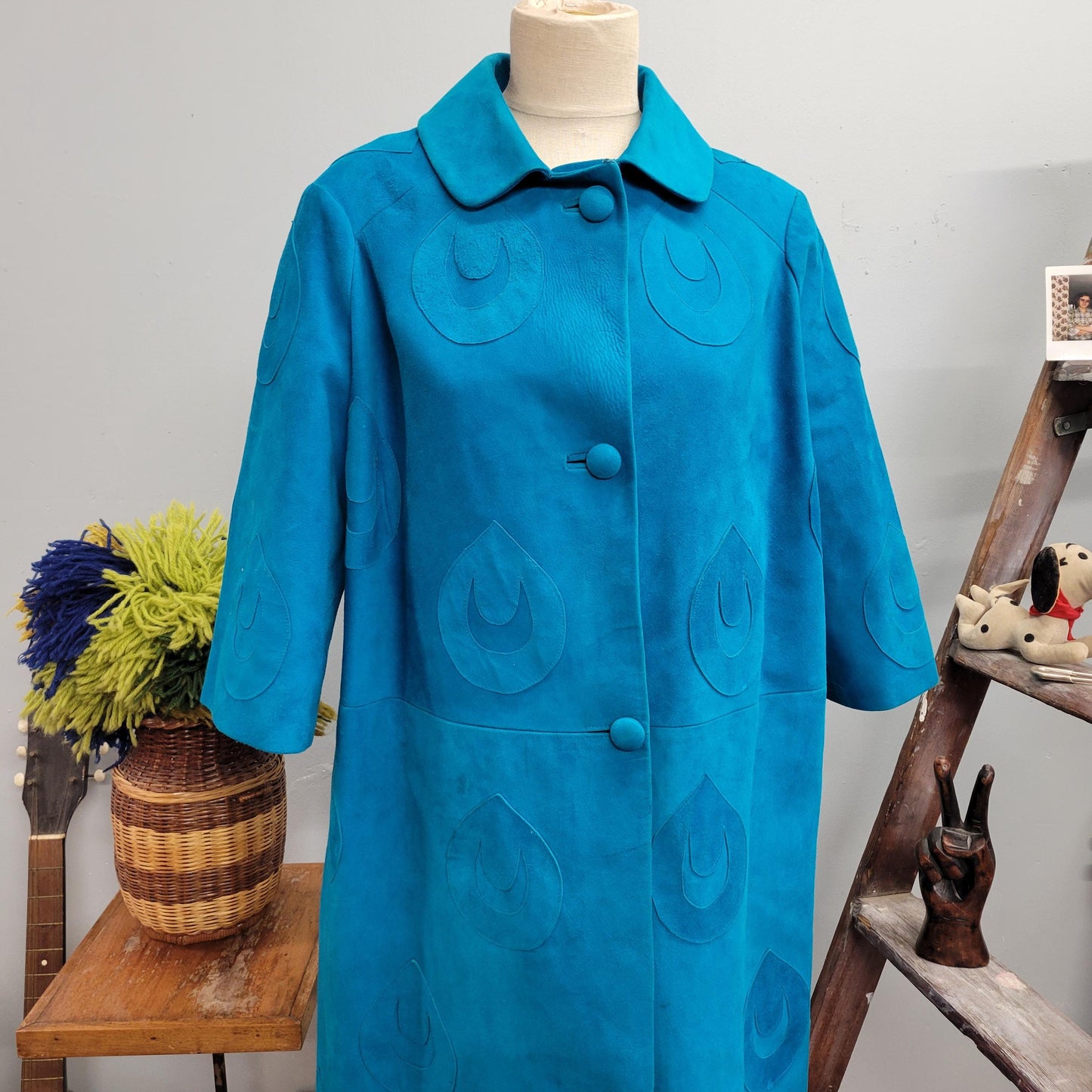 vtg 70s BLUE SUEDE COAT / vintage womens large jacket cardinale madrid raindrop hand tooled leather cut out patchwork bright funky statement