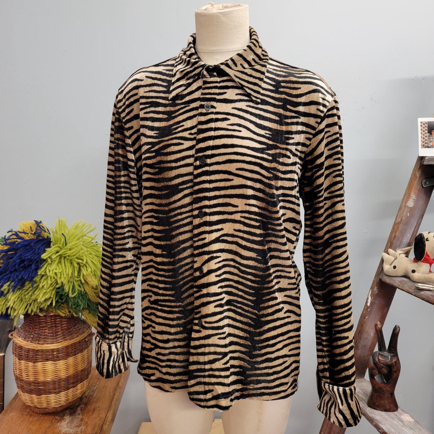 vtg 90s VELVET TIGER PRINT top // vintage krush medium mens button down gold black animal print pointy collar retro disco raver alternative