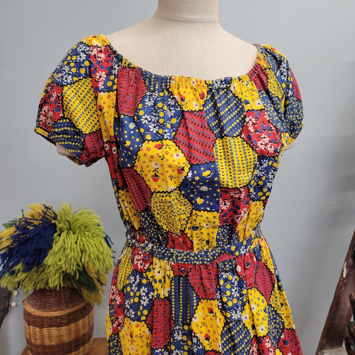 vtg 70s PATCHWORK COTTAGE DRESS // vintage belted womens large scoop neck hippie americana boho folk art puffed sleeve maxi bandana pattern