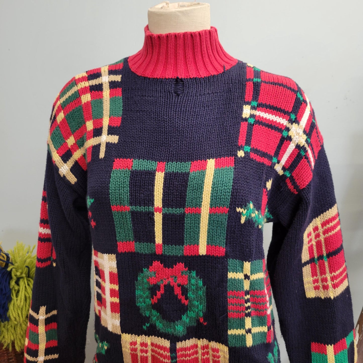 vtg 80s CHRISTMAS TURTLENECK SWEATER // vintage knit charter club medium womens  ribbed holiday wreath ornaments mistletoe holly gift box