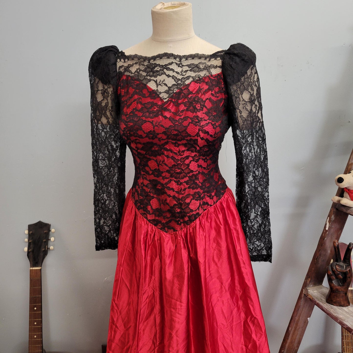 vtg 80s RED LACE DRESS // vintage womens small black lace red satin mid length sexy gothic gown fit n flare xmas cocktail party sweetheart
