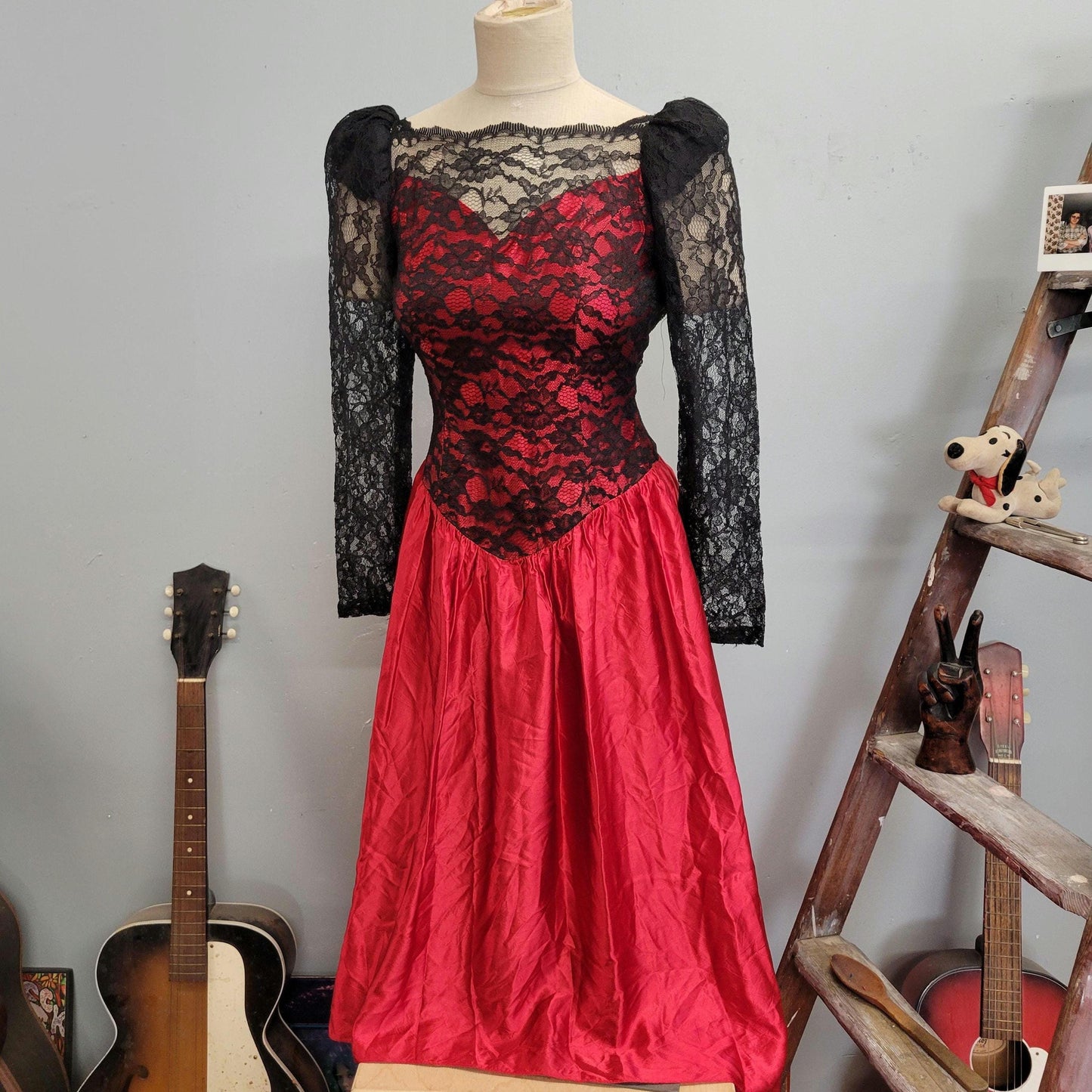 vtg 80s RED LACE DRESS // vintage womens small black lace red satin mid length sexy gothic gown fit n flare xmas cocktail party sweetheart