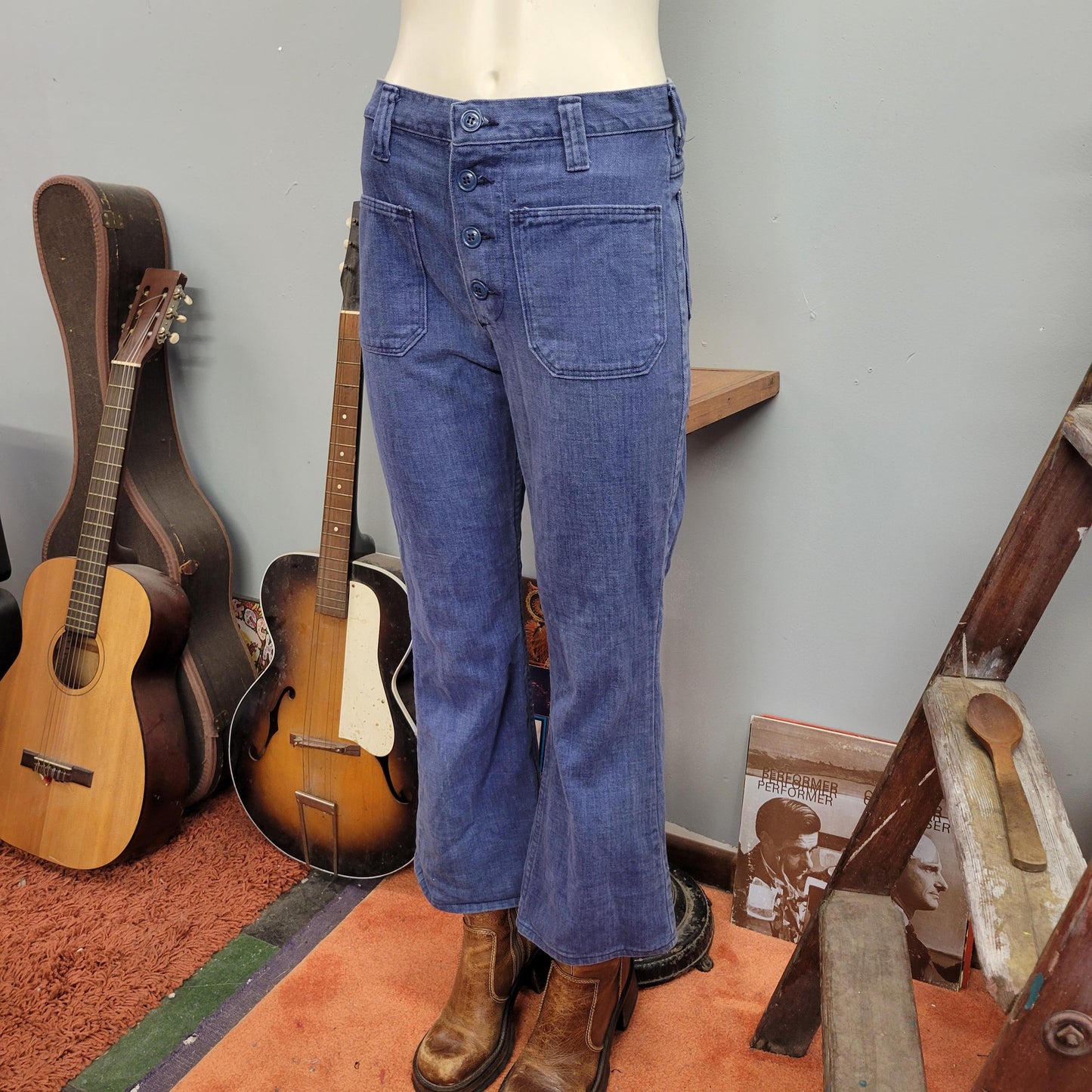 vtg 70s INDIGO KICK FLARES // vintage wranglers 31 soft indigo cropped flare pants bellbottoms mid rise button fly retro hippie mod jeans