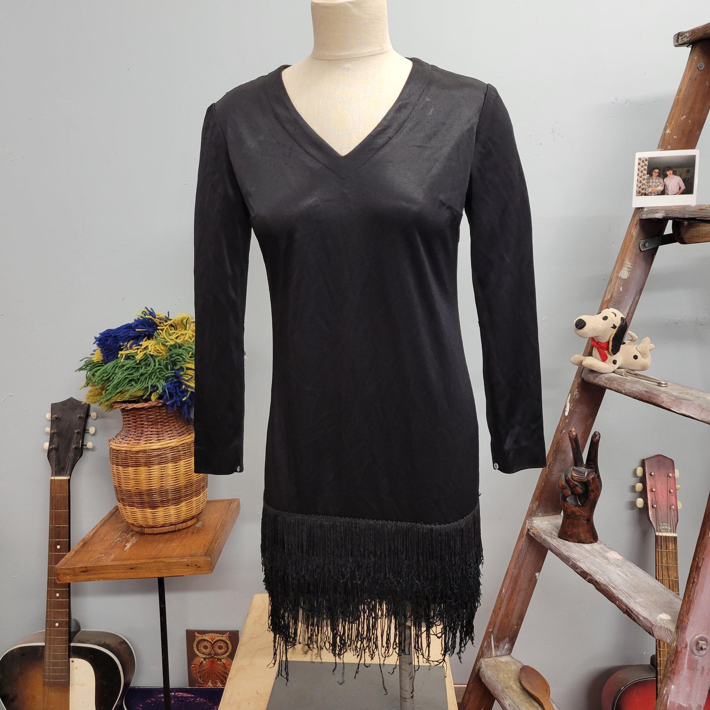 vtg 70s BLACK FRINGE DRESS // vintage flapper style long sleeve womens medium little black dress cocktail xmas party vneck retro mini dress