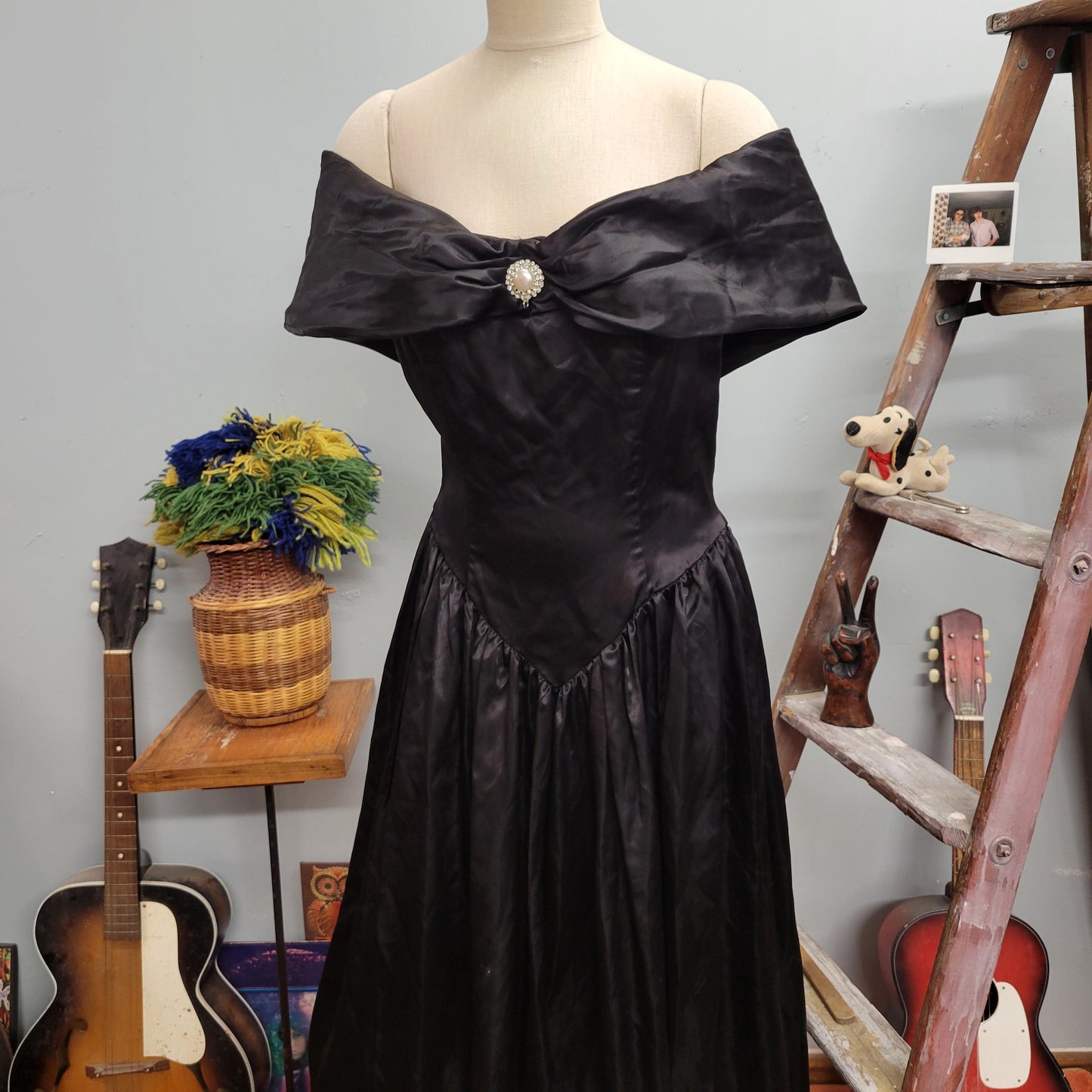 vtg 80s OFF SHOULDER SATIN Dress // vintage size 15 womens medium inky black bow tie sweetheart fit n flare full length witchy flowy gown