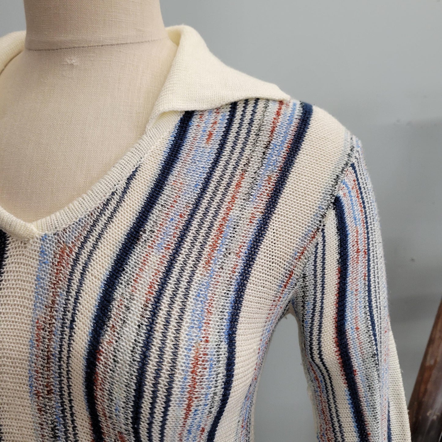 vtg 70s STRIPED SWEATER TOP // vintage darn knit large scoop neck pointy collared cropped tight fitted that 70s show retro groovy autumn top