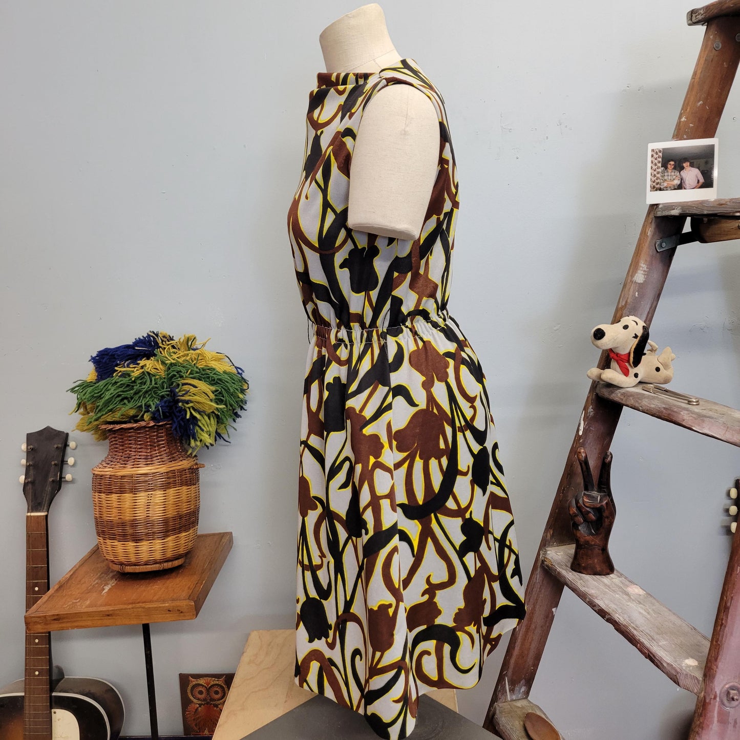 vtg 60s MOD MIDI DRESS // vintage womens medium abstract neutral tones flower pattern autumn earth tones retro go go fall winter shift dress