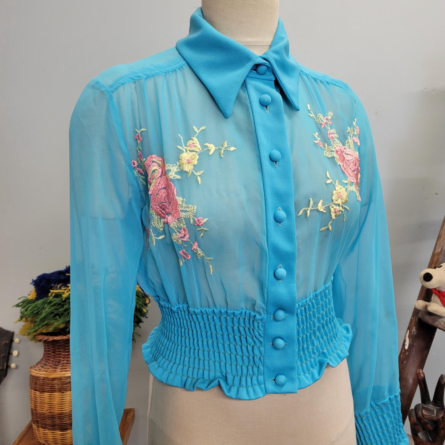 vtg 70s MESH EMBROIDERED TOP // vintage sheer bright blue floral stitch cute pointy collar retro mod hippie kitschy cropped pastel blouse