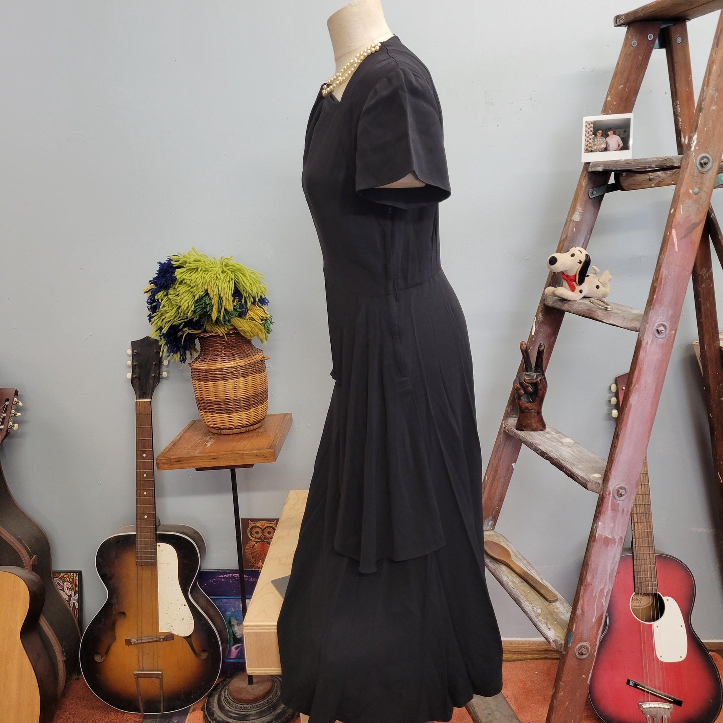 vtg 1940s BLACK PEARL DRESS // vintage mademoiselle juliette rayon art deco pearl necklace collar beautiful asymmetrical unique evening gown